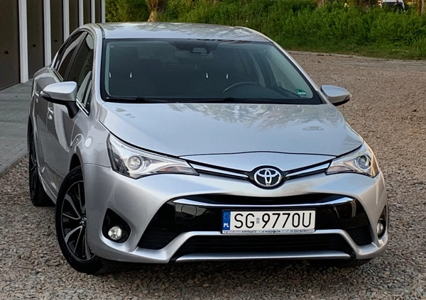 Toyota Avensis cena 59999 przebieg: 195123, rok produkcji 2018 z Będzin małe 277